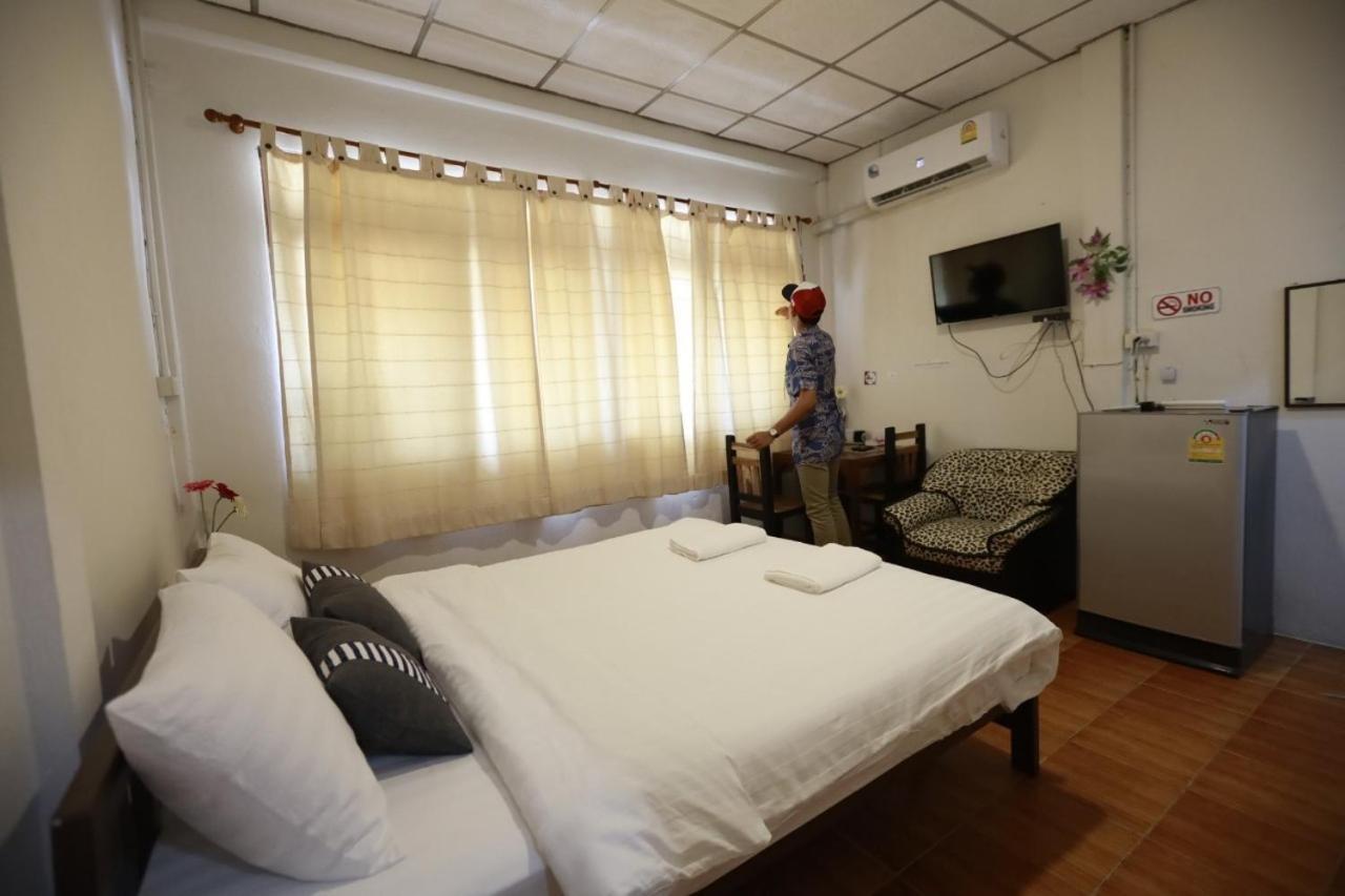 Banana Hostel Donmuang Bangkok Eksteriør billede