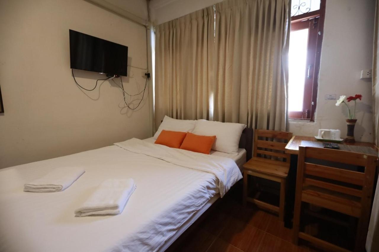 Banana Hostel Donmuang Bangkok Eksteriør billede